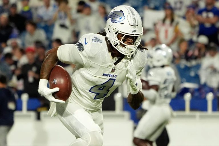 Fantasy football 2025: Week 9 trade value chart