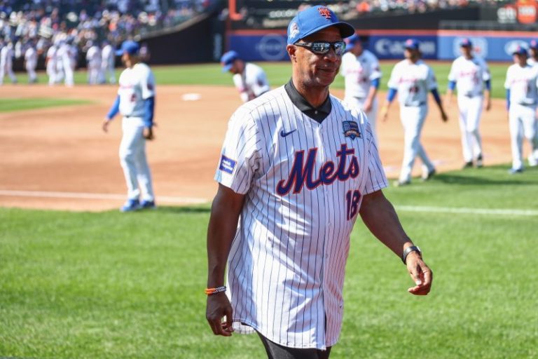 Trump pardons MLB star Darryl Strawberry for tax evasion conviction