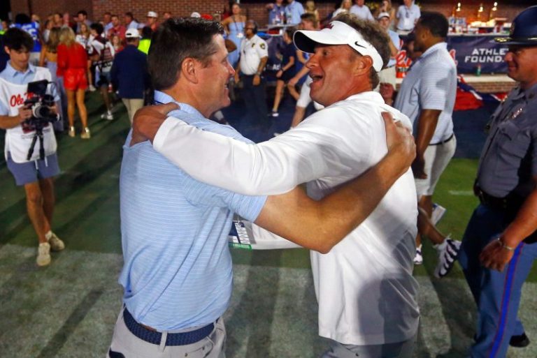 Lane Kiffin, Nick Saban and rest of college football get Christmas gifts