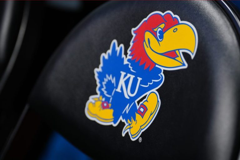 Kansas basketball assistant coach suspended after arrest for alleged DUI