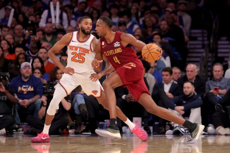 NBA on Christmas Day picks, predictions, odds for all five games