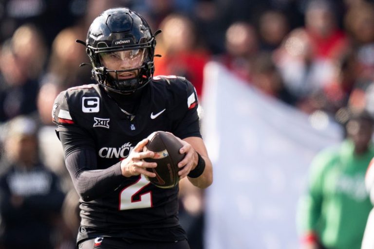 Cincinnati suing Brendan Sorsby for buyout pay in Texas Tech transfer