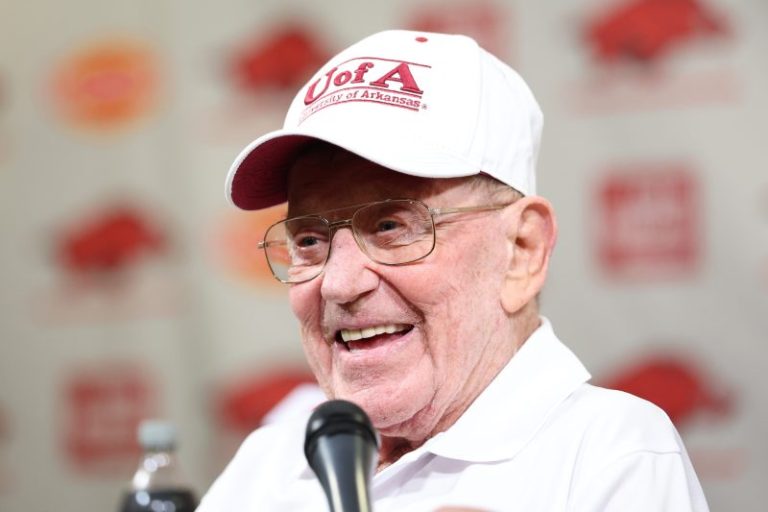 Family of Lou Holtz provides update on iconic coach’s health