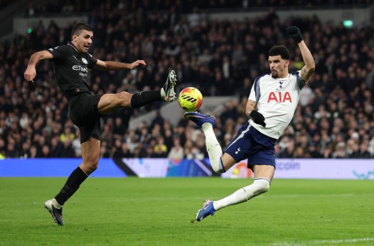 Watch: Tottenham forward scores absurd scorpion kick