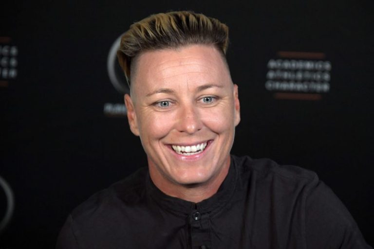 Women athletes sound off on Trump’s locker room comments