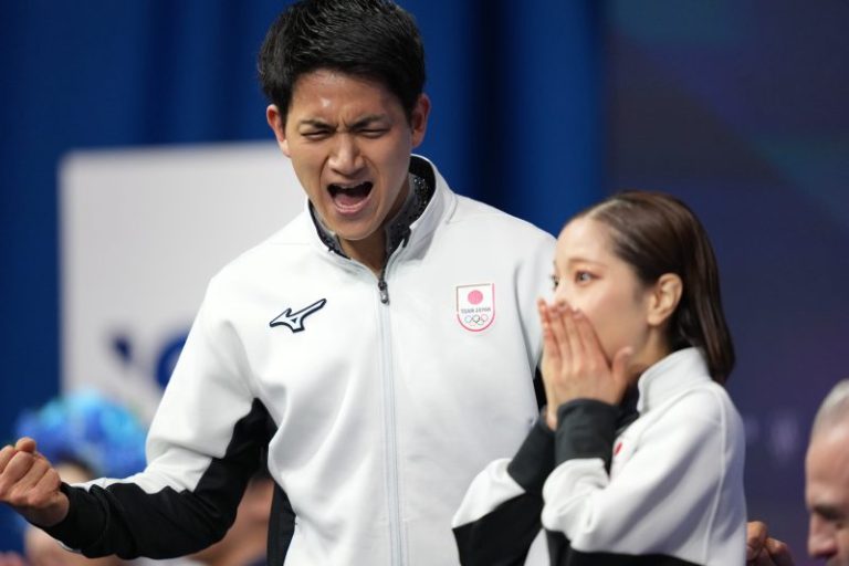 Japan leapfrogs top group for pairs gold, like 2002 Sarah Hughes