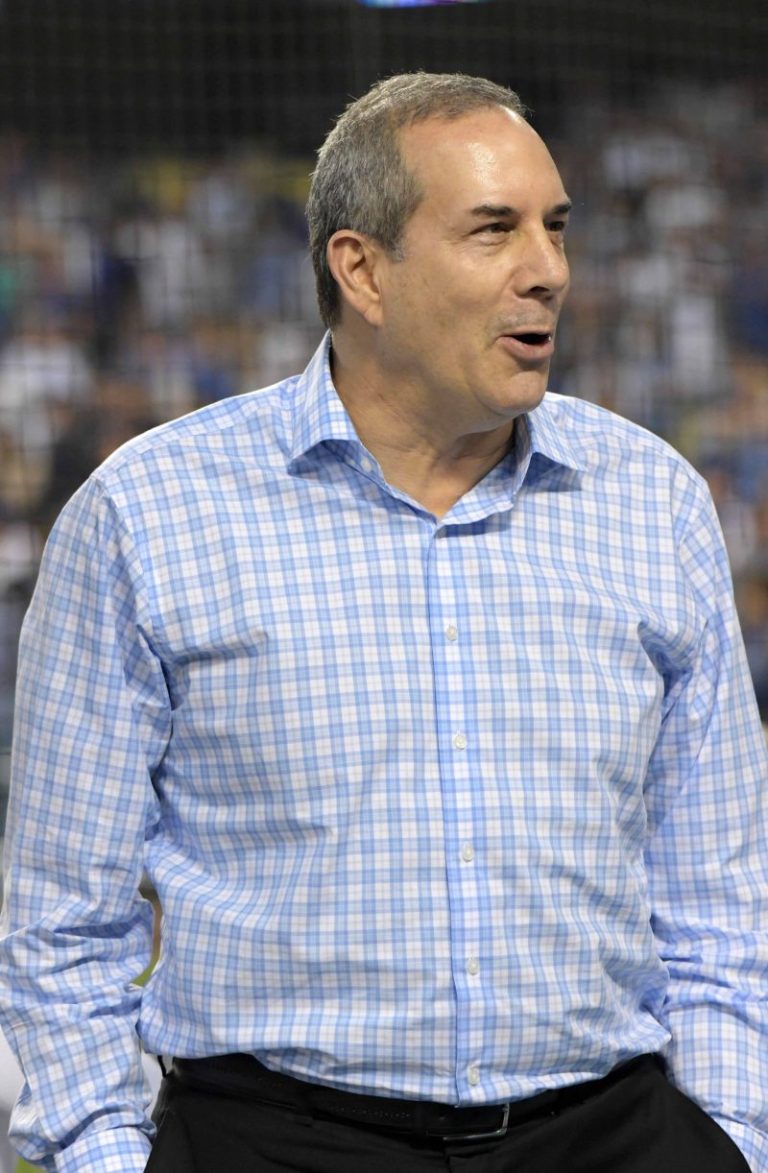 New Lakers president Lon Rosen says Rob Pelinka to stay in current role