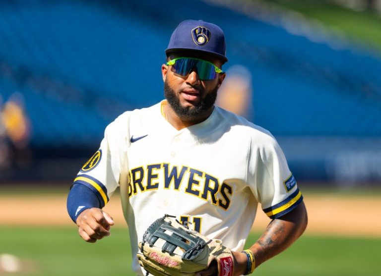 Brewers keep defying MLB’s big spenders with smart play